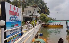 M Aples Jacks Place
