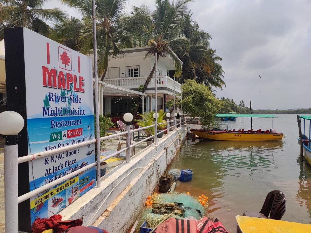 M Aples Jacks Place Hotel Cavelossim Exterior photo